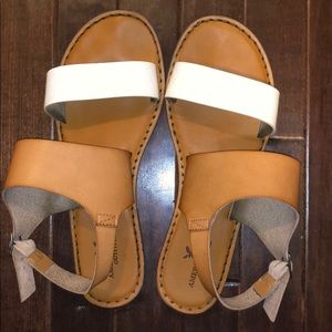 American Eagle Sandals